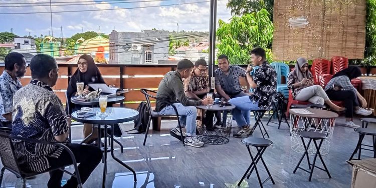 Dinas Kelautan dan Perikanan Provinsi Sulawesi Memberikan Bantuan Hibah di Kantor ROA