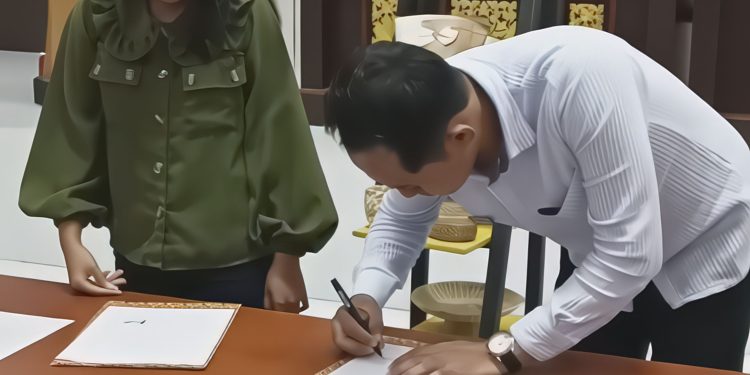 Penandatanganan Kerjasama Promosi dan Pemasaran Komoditi Perkebunan dan Hasil Hutan Bukan Kayu