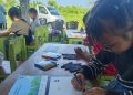 Semarak memperingati Hari Ulang Tahun ke-81 Republik Indonesia di Desa Oncone, Kecamatan Tinombo Selatan, Kabupaten Parigi Moutong, diisi dengan kegiatan edukatif yang mengajak anak-anak mengenal pentingnya menjaga lingkungan. Sejumlah anak Sekolah Dasar (SD) dan Pendidikan Anak Usia Dini (PAUD), bersama orang tua pendamping, mengikuti lomba mewarnai dan bermain kwartet bertema lingkungan, Sabtu (16/08/2026).